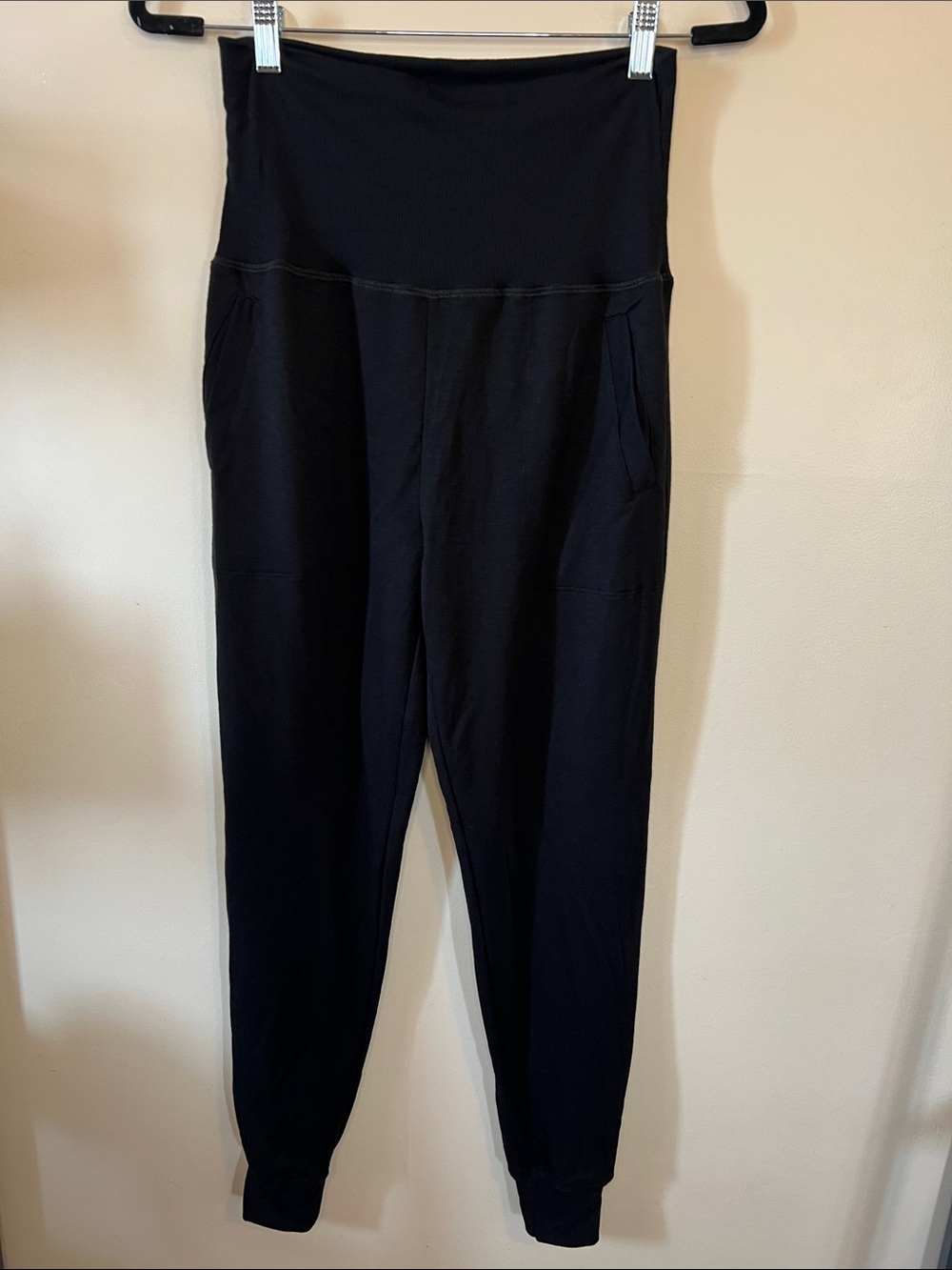Beyond Yoga Small Featherweight High-Rise Black Jogger Pants